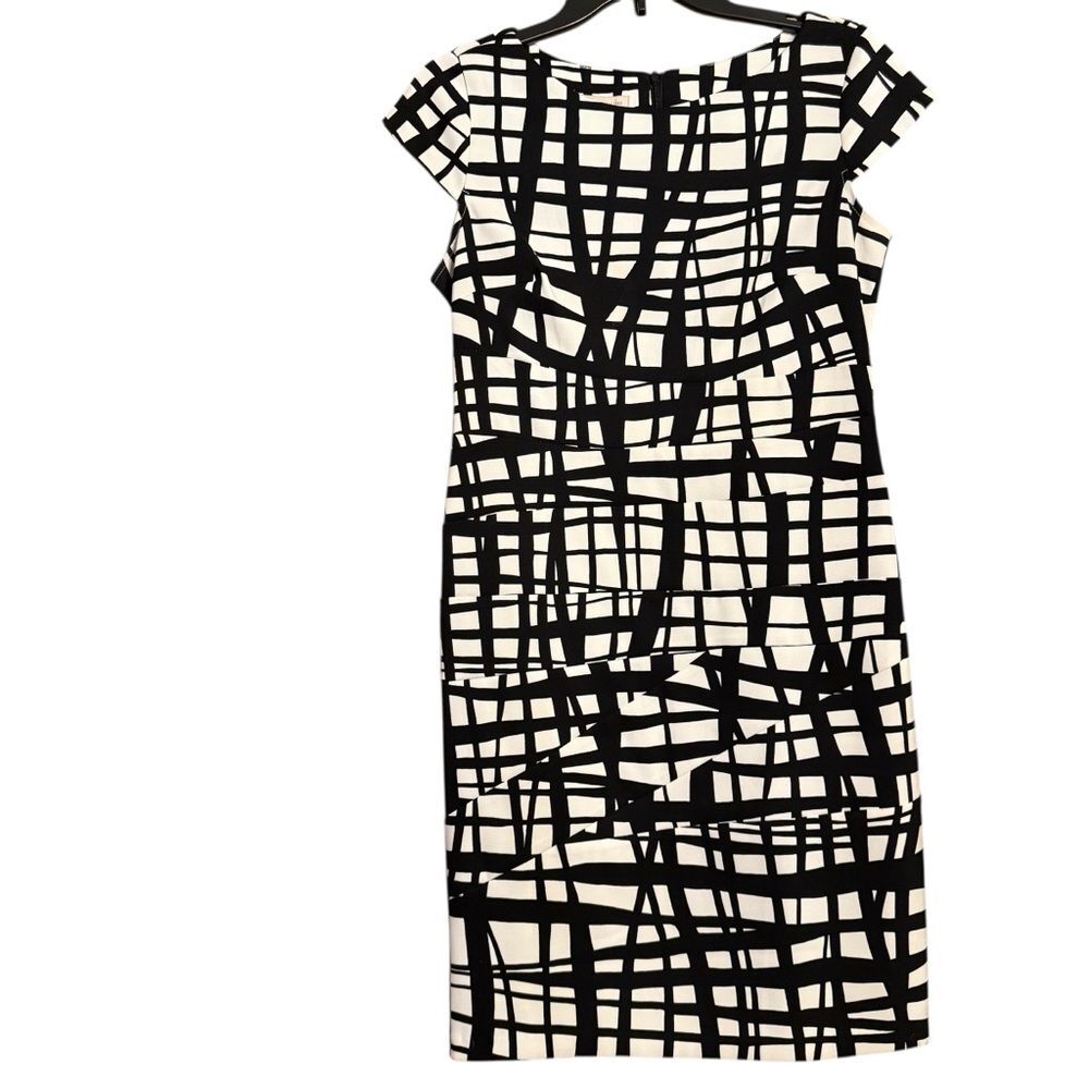 CB Established 1962 Chic Black & White Modern Pattern Form Fitting Midi Dress- 8